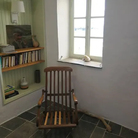 Sifnos Waterfront House *