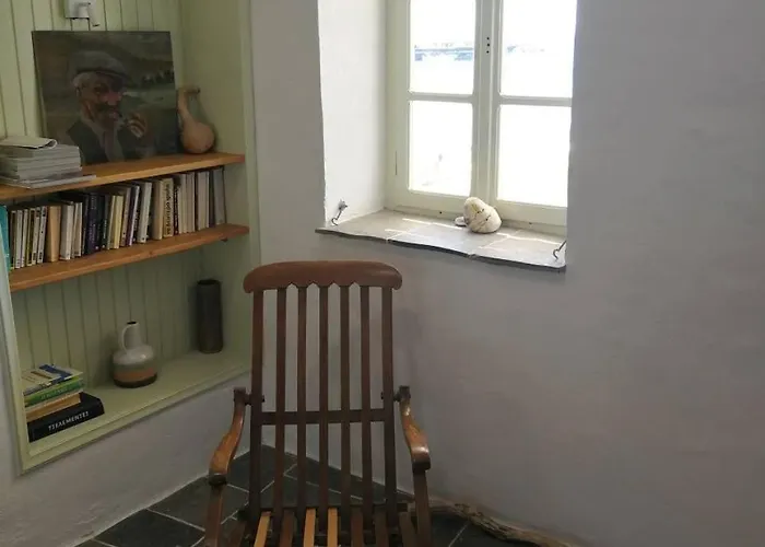 Sifnos Waterfront House *