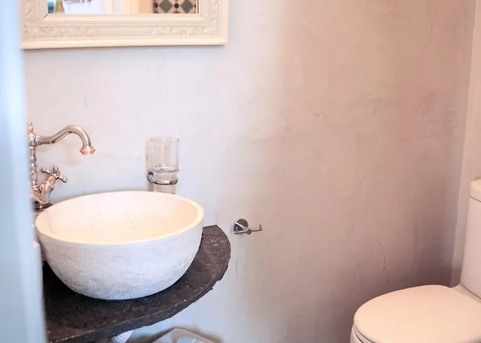 Sifnos Waterfront House *